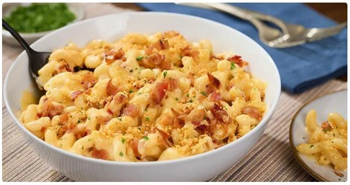 Red Lobster Family Bacon Mac & Cheese serves 4 creamy and cheesy