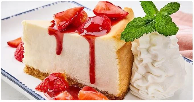 Red Lobster’s Strawberry Cheesecake Bliss is a creamy New York style cheesecake.